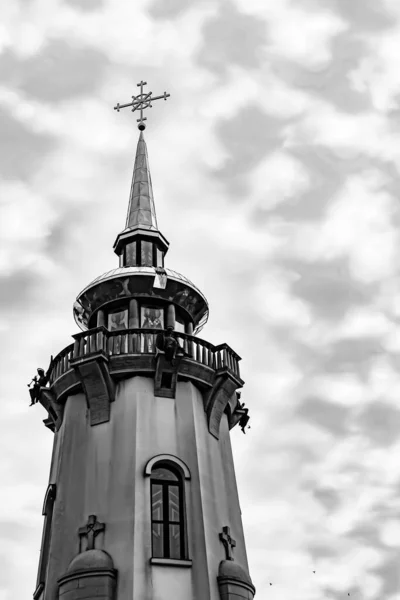 Християнський Церковний Хрест Високій Вежі Молитви Фотографія Складається Красивої Церкви — стокове фото