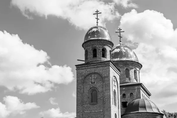 Христианская Церковь Крест Высокой Башне Шпиль Молитвы Фотография Состоящая Красивой — стоковое фото