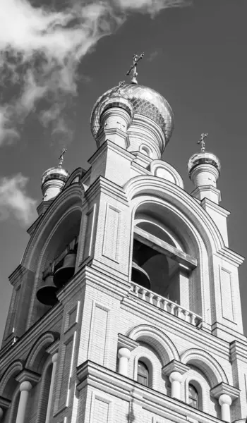 Христианская Церковь Крест Высокой Башне Шпиль Молитвы Фотография Состоящая Красивой — стоковое фото