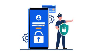 Dijital veri ağı korumasının siber güvenliği. Dijital ağ arka planında anahtar deliği simgesine sahip kalkan