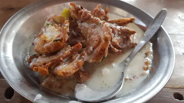 Lezzetli Asya yemeklerinin yakın görüntüsü