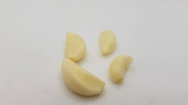 Taze mısır yığınına yakın.