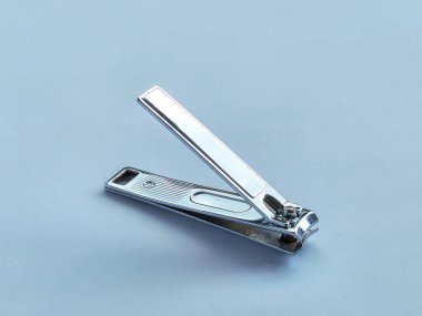 Beyaz arka plan üzerinde izole paslanmaz çelik tırnak makasları