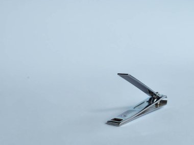 Beyaz arka plan üzerinde izole paslanmaz çelik tırnak makasları