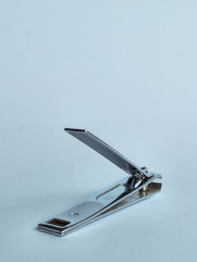 Beyaz arka plan üzerinde izole paslanmaz çelik tırnak makasları