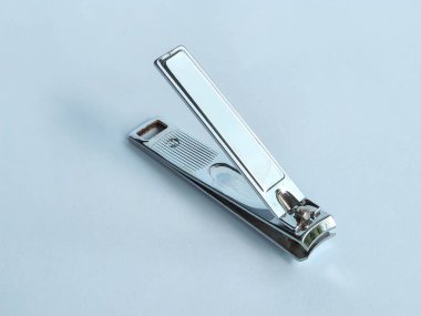 Beyaz arka plan üzerinde izole paslanmaz çelik tırnak makasları