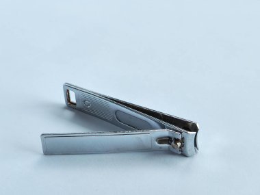 Beyaz arka plan üzerinde izole paslanmaz çelik tırnak makasları