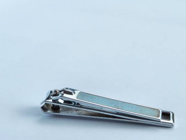 Beyaz arka plan üzerinde izole paslanmaz çelik tırnak makasları