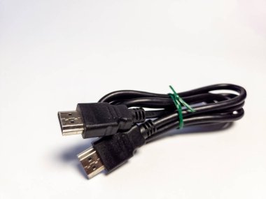 HDMI kablosu. Beyaz arkaplanda izole