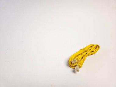 Ethernet LAN kablosu. Beyaz arkaplanda izole