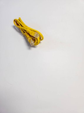 Ethernet LAN kablosu. Beyaz arkaplanda izole