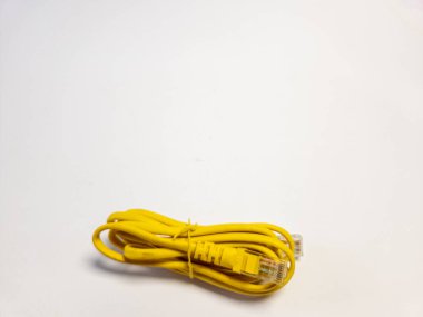 Ethernet LAN kablosu. Beyaz arkaplanda izole