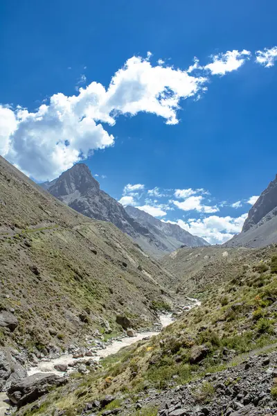 Colorado Vadisi ve Colorado Nehri, Cajon del Maipo, Şili.