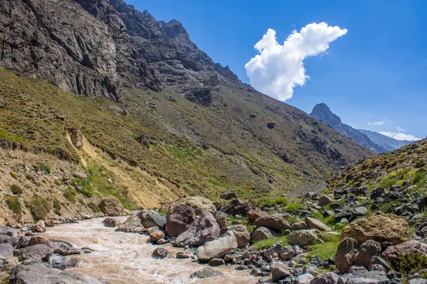 Colorado Vadisi 'ndeki Colorado Nehri, Maipo Vadisi, Şili.