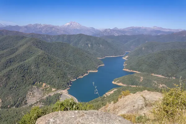 Parral, Maule Bölgesi, Şili - 25 Ocak 2025: Riscos de Bullileo bakış açısı.