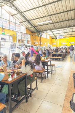 Los Chillos Valley, Ekvador - 27 Temmuz 2025: Konocoto pazarı Quito Tarih Merkezi 'ne yaklaşık 11 km uzaklıkta yer almaktadır..