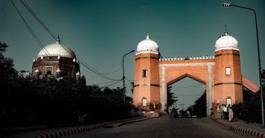 Multan şehri qila ve Hazrat Şah Rukn ve Aleyküm türbesi.