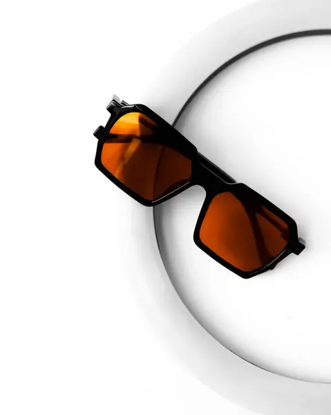 Gözlük koleksiyonu ile tarzınızı yükseltin. Her modaya uygun birey için mükemmel..