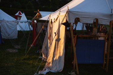 Ortaçağ 'da Şövalyeler Festivali' nde Çadır. Seçici odak