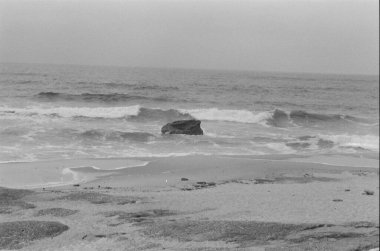 siyah ve beyaz, 35 mm film, okyanus dalgaları 