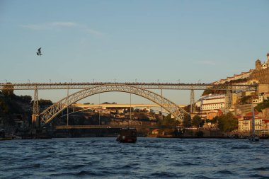 Portekiz 2023. Porto şehri. Dom Lus Köprüsü ve Douro Nehri