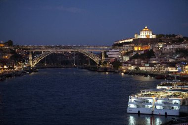 Portekiz 2023. Geceleyin Porto Şehri