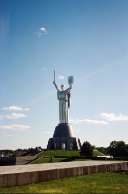 Anavatan anıtı. Kyiv, Ukrayna 2025