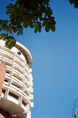 Ukrayna, Kyiv 2025. Otel selamı.