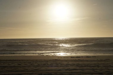 Portekiz 'de okyanus kıyısında gün batımı