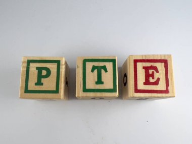 PTE - Tahta bloklardan harflerle kısaltma, Pearson İngiliz PTE testleri yabancı dil sınavları