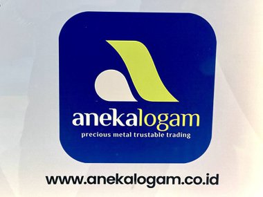 Jakarta, Endonezya - 22 Mayıs 2025: Aneka Logam 'ın logosu, Antam değerli metallerinin perakende dağıtımcılarından biri. Endonezya 'da altın satan devlete ait.