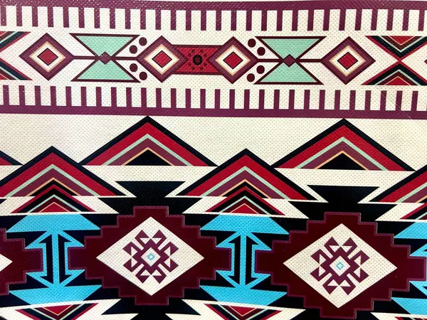 Üçgenlerin, karelerin ve düzensiz çizgilerin soyut motifleri. Tasarımlar, desenler, çerçeveler, arka planlar ve halı yaratmak için baskın kahverengi, mavi ve yeşil renklere sahip plastik madde