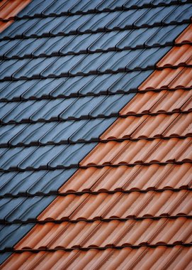 Avrupa 'da bir konut binasının çatı kiremitleri