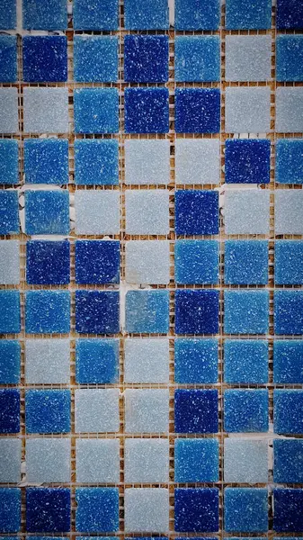 Ev dekorasyonu için küçük kare fayanslar mozaiği