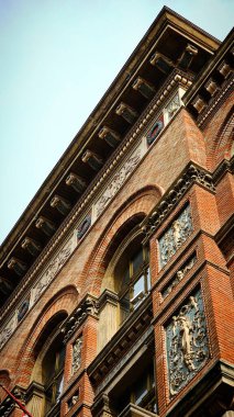 Budapeşte 'nin merkezindeki binaların mimari detayları