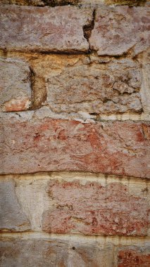 Eski bir kalenin eski tuğla duvarı