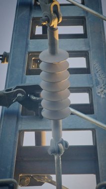 Günbatımında Macaristan iç kesimlerinde bir platformda