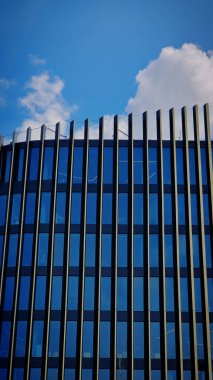 Prag 'ın merkezindeki modern ticaret bürosuna bakın.