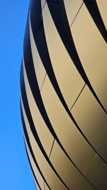 Prag 'ın merkezinde modern bir ofisin ön cephesi