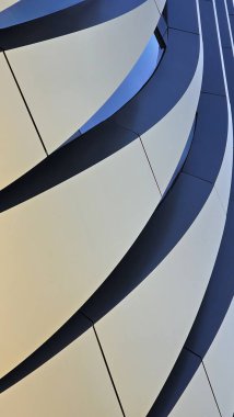 Prag 'ın merkezinde modern bir ofisin ön cephesi