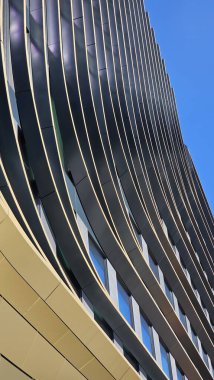 Prag 'ın merkezinde modern bir ofisin ön cephesi