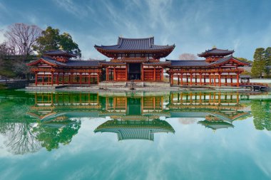 Uji, Japonya 'daki Byd-in Tapınağı Çarpıcı Yansıması