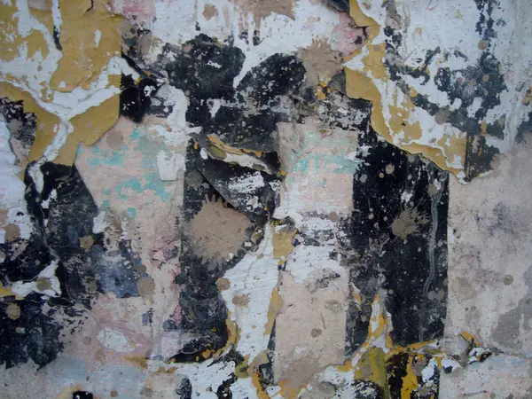 Eski duvarın arkasında bir taş deseni var.