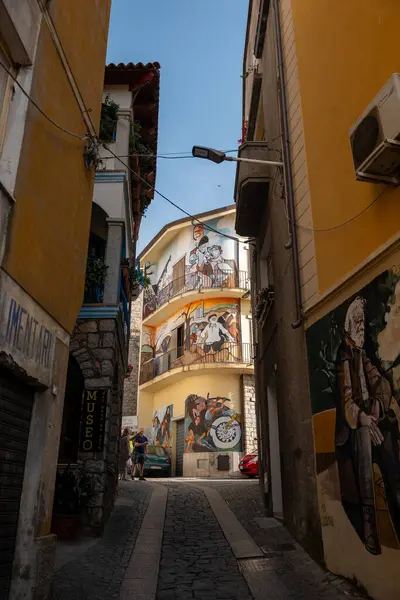 İtalya 'da Orgosolo duvar resimleri