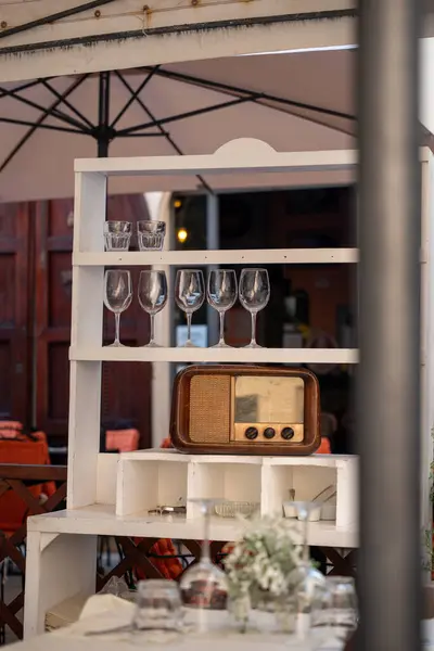 Alghero Sardinia 'daki eski radyo.