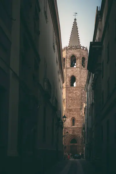 Alghero Sardinia 'daki kilise kulesi