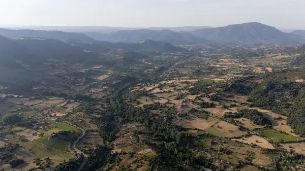 Akşam Sardinya İtalya 'da yola çıkıyor.