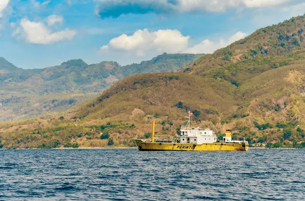 KM. Nangalala hala görevdeyken .Pantar, Alor - Endonezya (30 Ağustos 2016). Şimdi ise denizin dibini boyladı.
