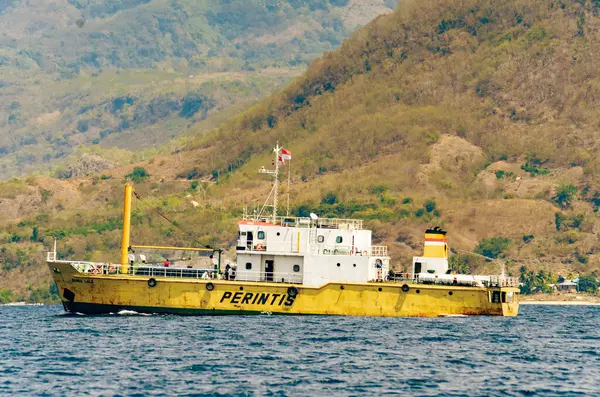 KM. Nangalala hala görevdeyken .Pantar, Alor - Endonezya (30 Ağustos 2016). Şimdi ise denizin dibini boyladı.