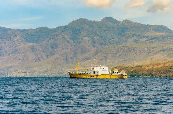 KM. Nangalala hala görevdeyken .Pantar, Alor - Endonezya (30 Ağustos 2016). Şimdi ise denizin dibini boyladı.